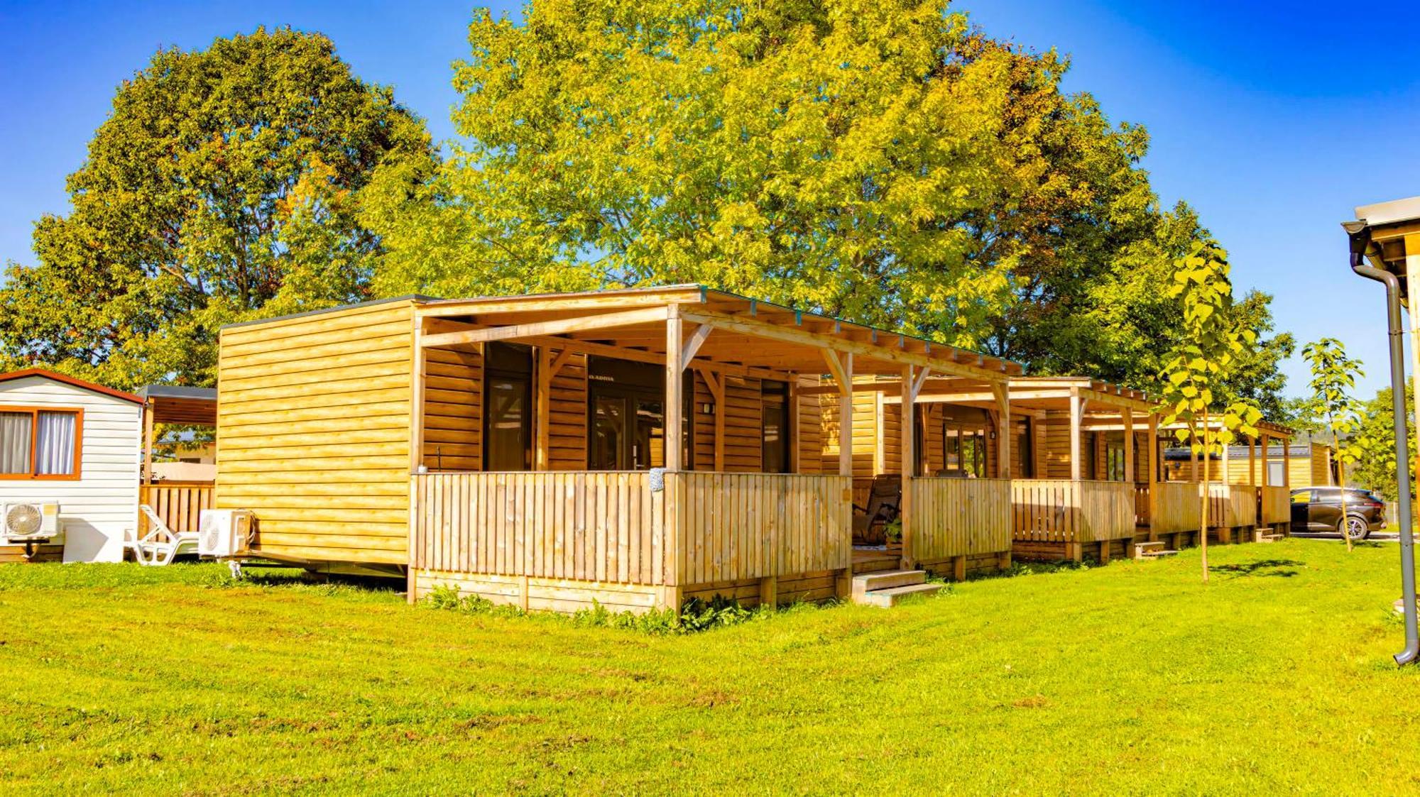 Camp Velenje Hotel ภายนอก รูปภาพ