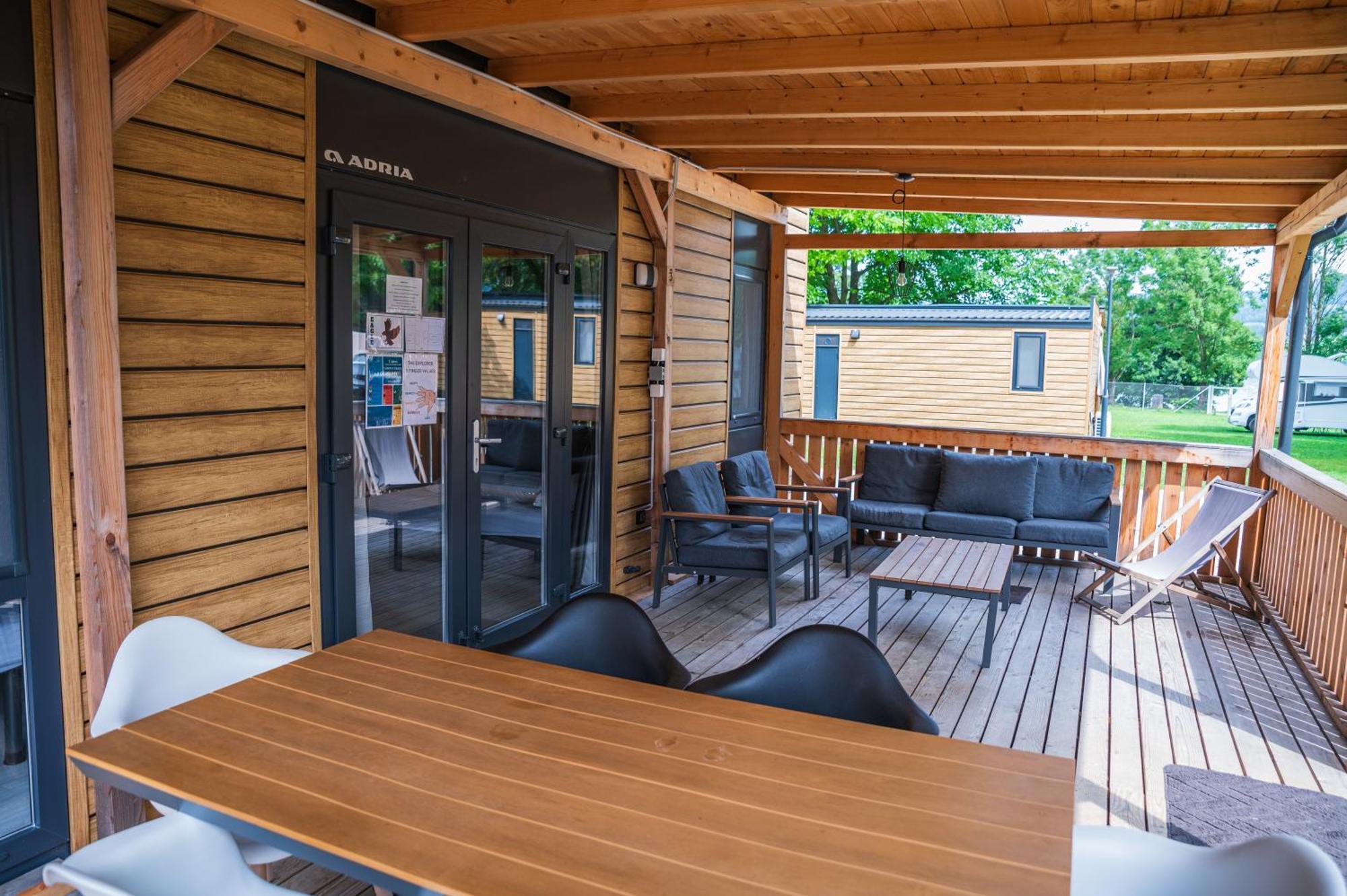 Camp Velenje Hotel ภายนอก รูปภาพ
