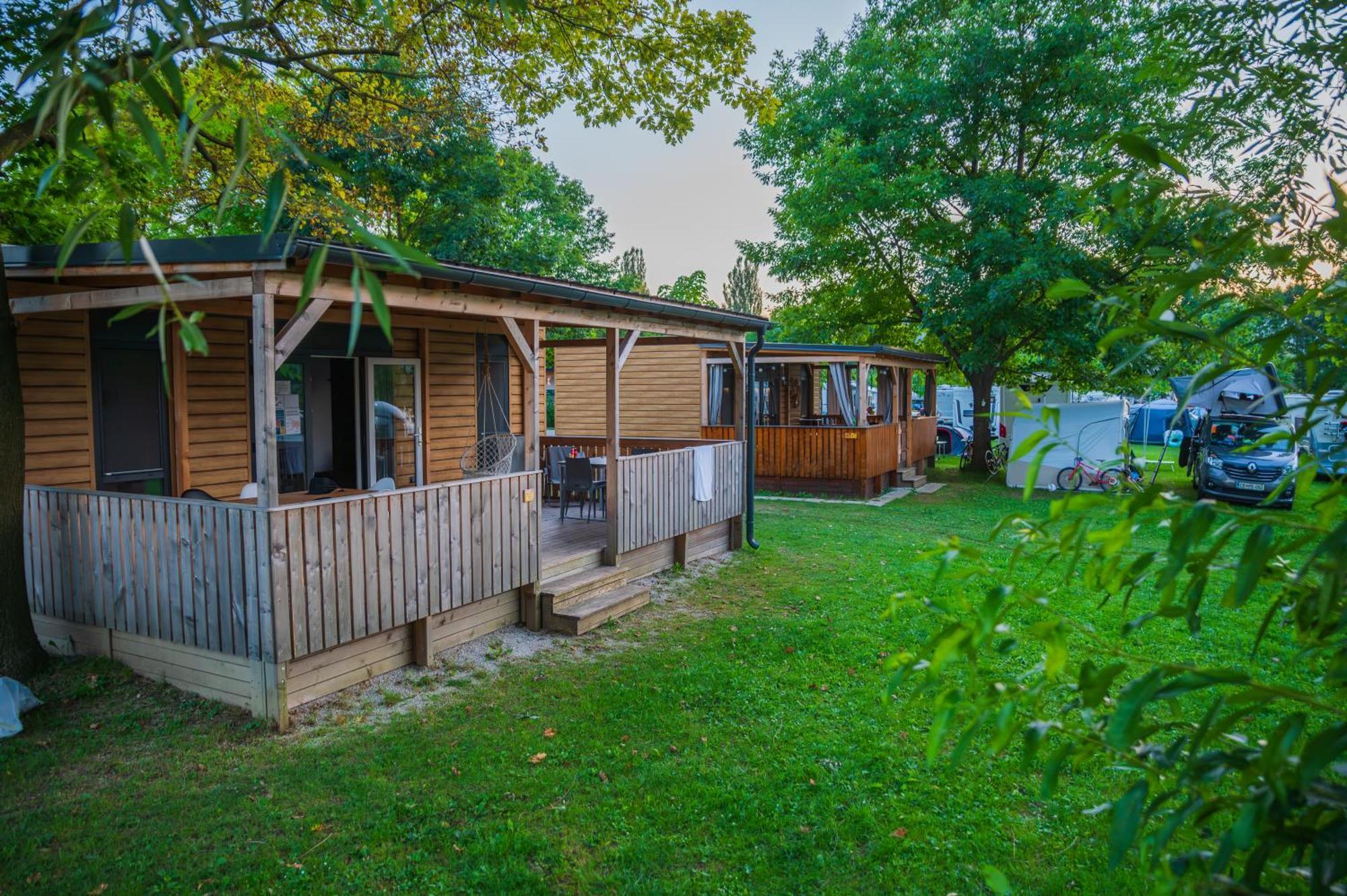 Camp Velenje Hotel ภายนอก รูปภาพ